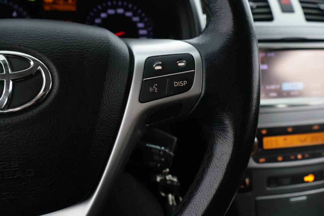 TOYOTA Avensis 2013