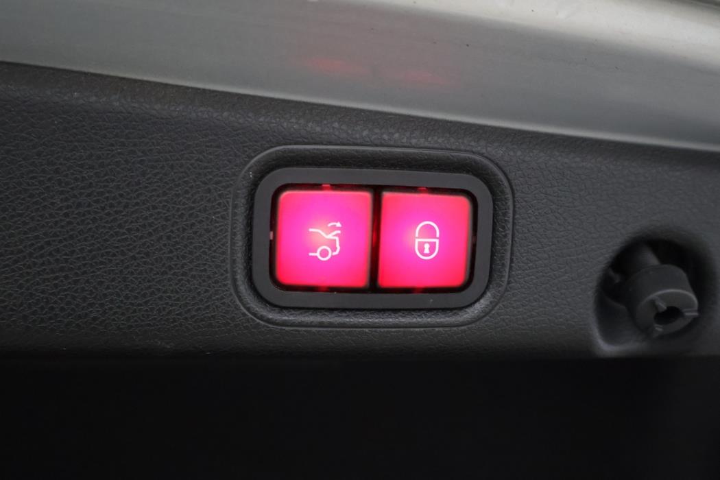 MERCEDES-BENZ E 2018