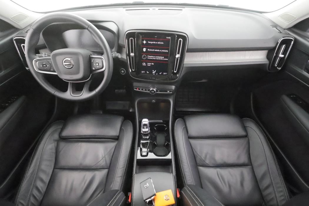 VOLVO XC40 2022