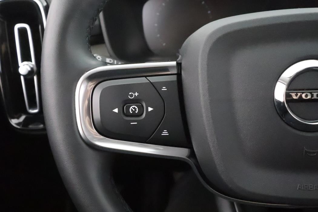 VOLVO XC40 2022