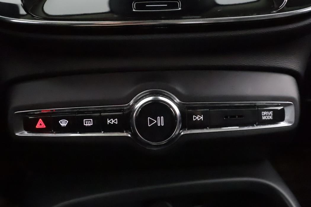 VOLVO XC40 2022