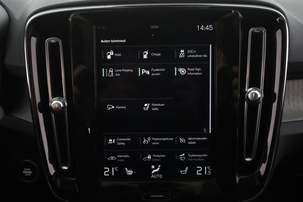 VOLVO XC40 2022