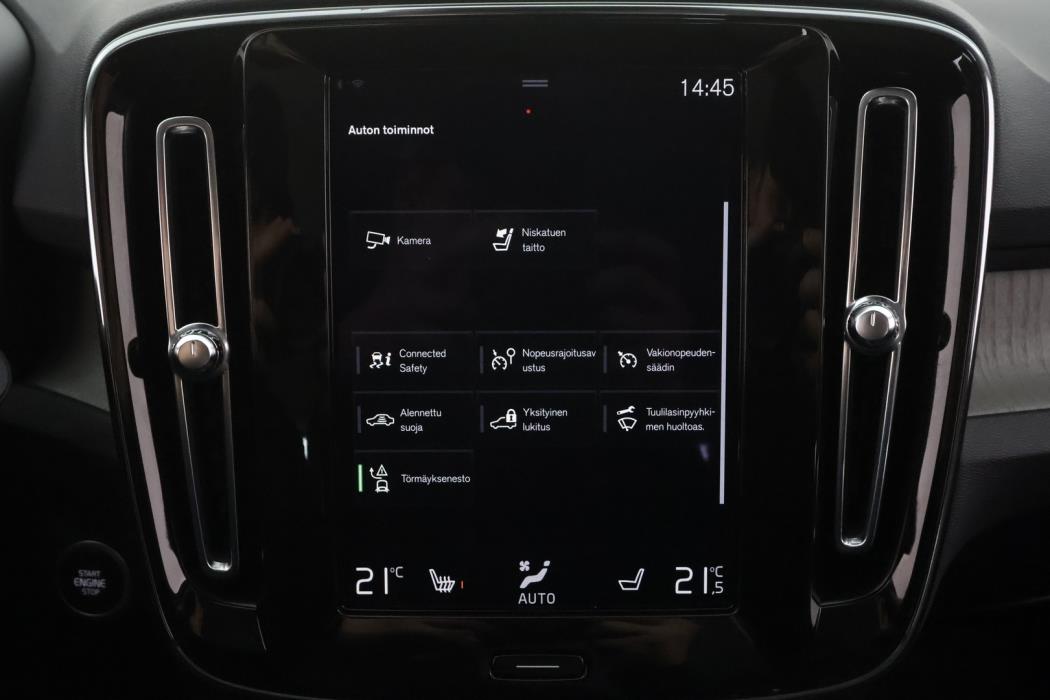 VOLVO XC40 2022