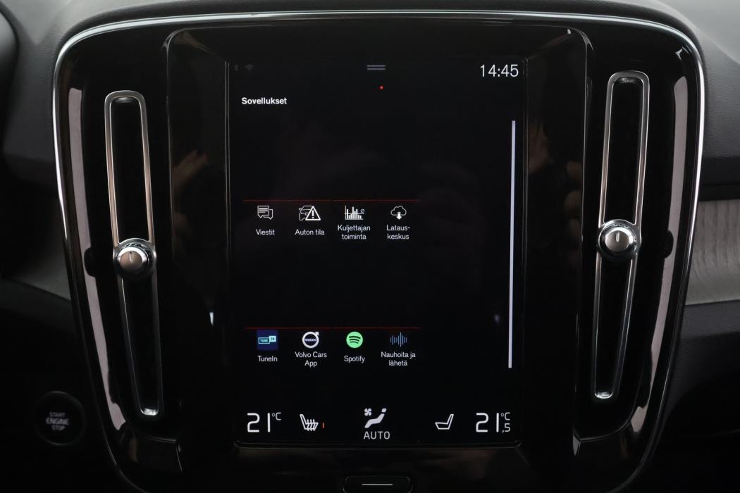VOLVO XC40 2022