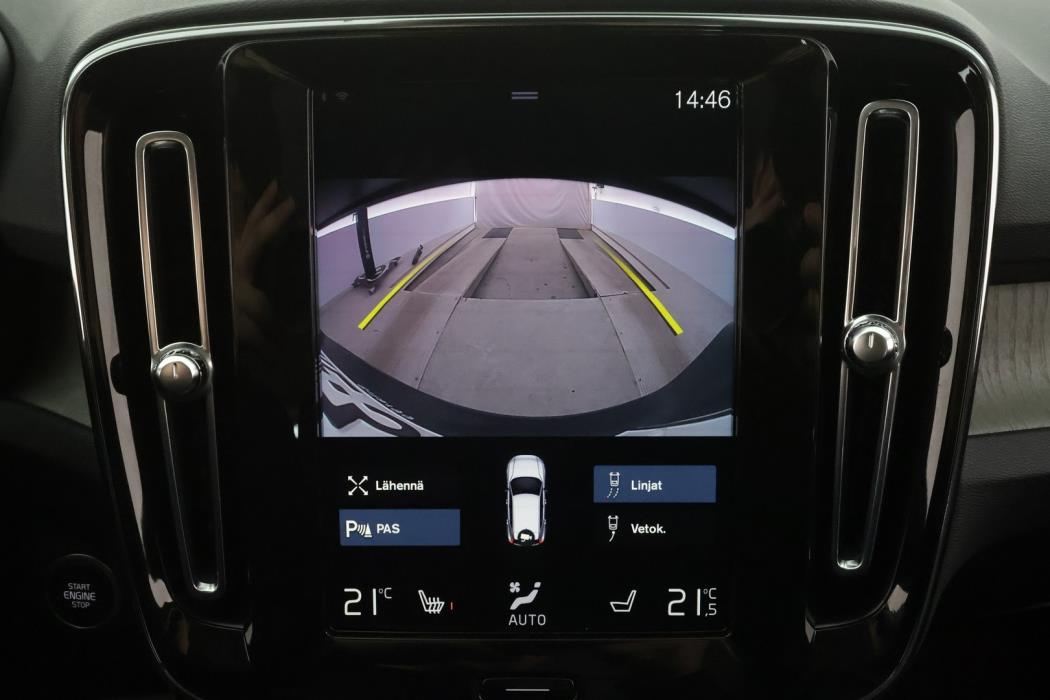 VOLVO XC40 2022