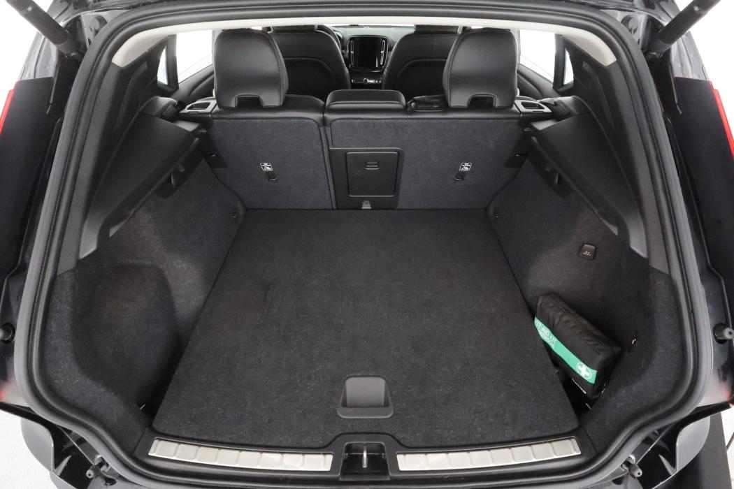 VOLVO XC40 2022
