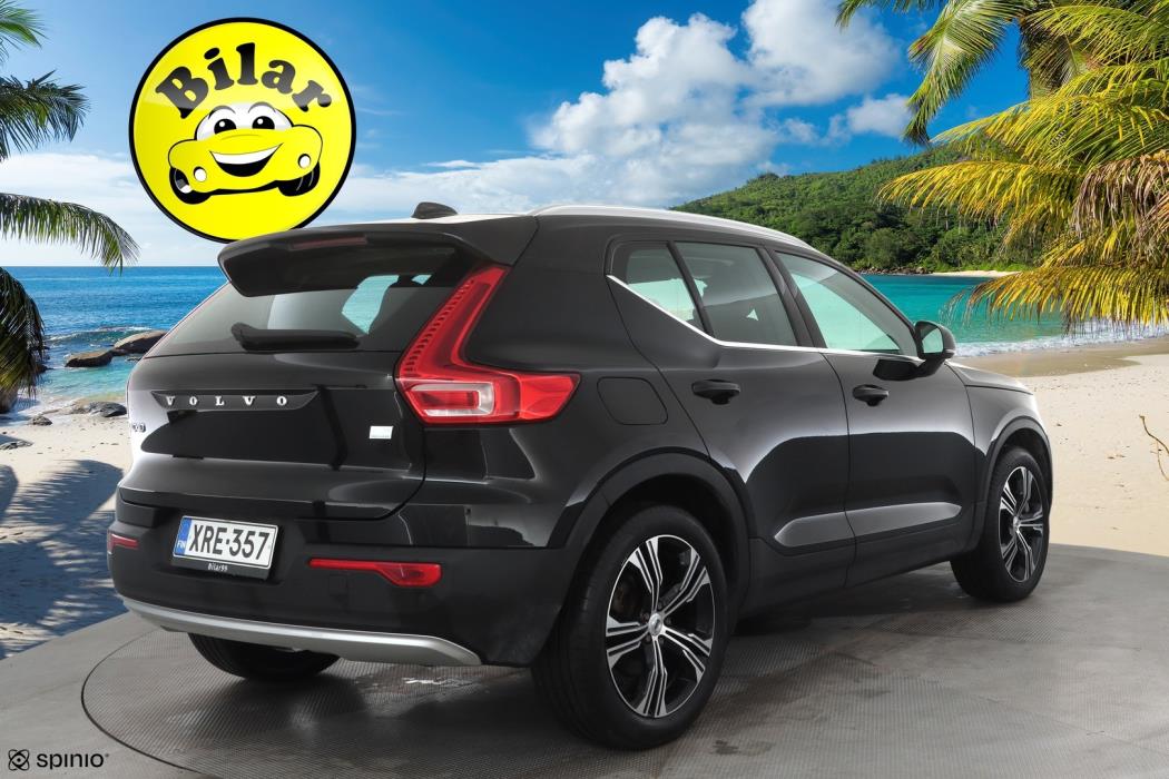 VOLVO XC40 2022