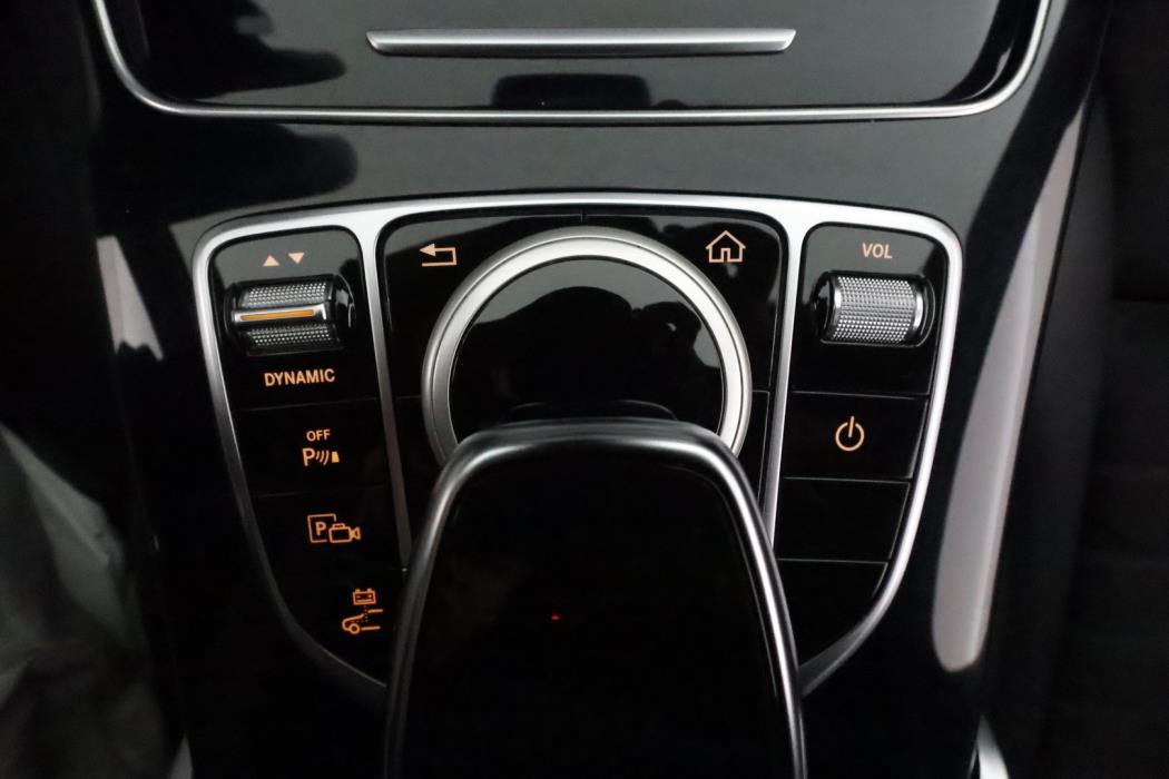 MERCEDES-BENZ C 2020