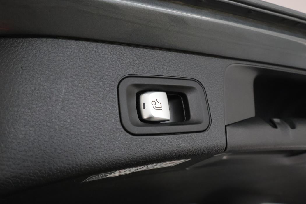 MERCEDES-BENZ C 2020