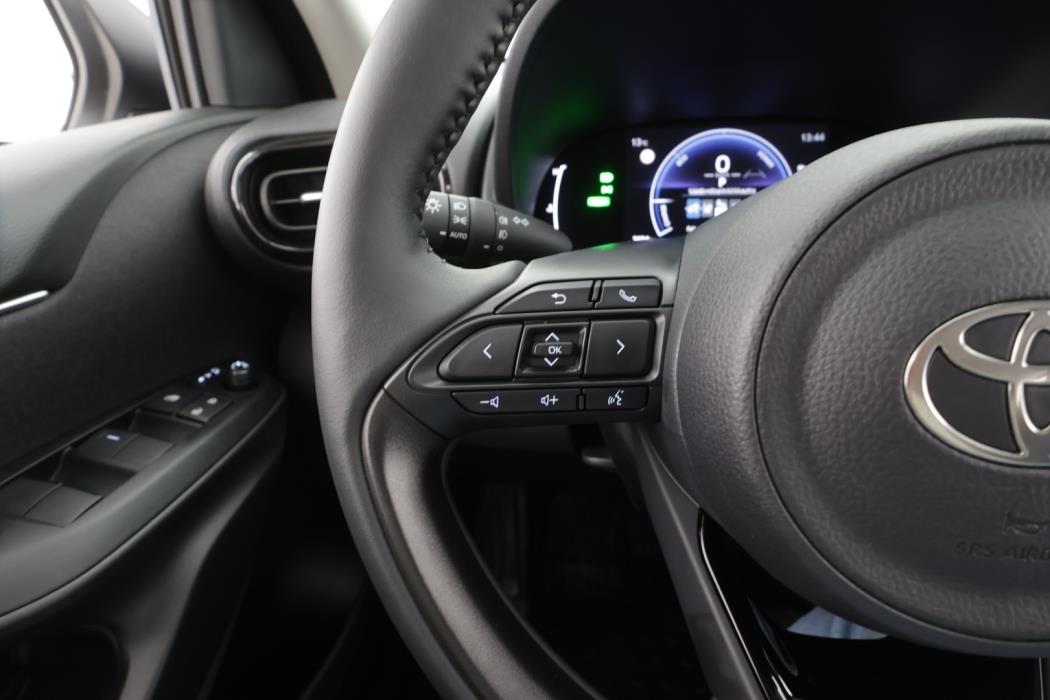 TOYOTA Yaris 2026