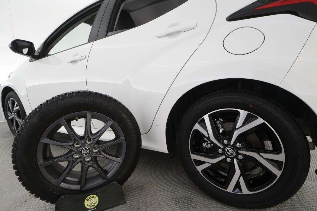 TOYOTA Yaris 2026