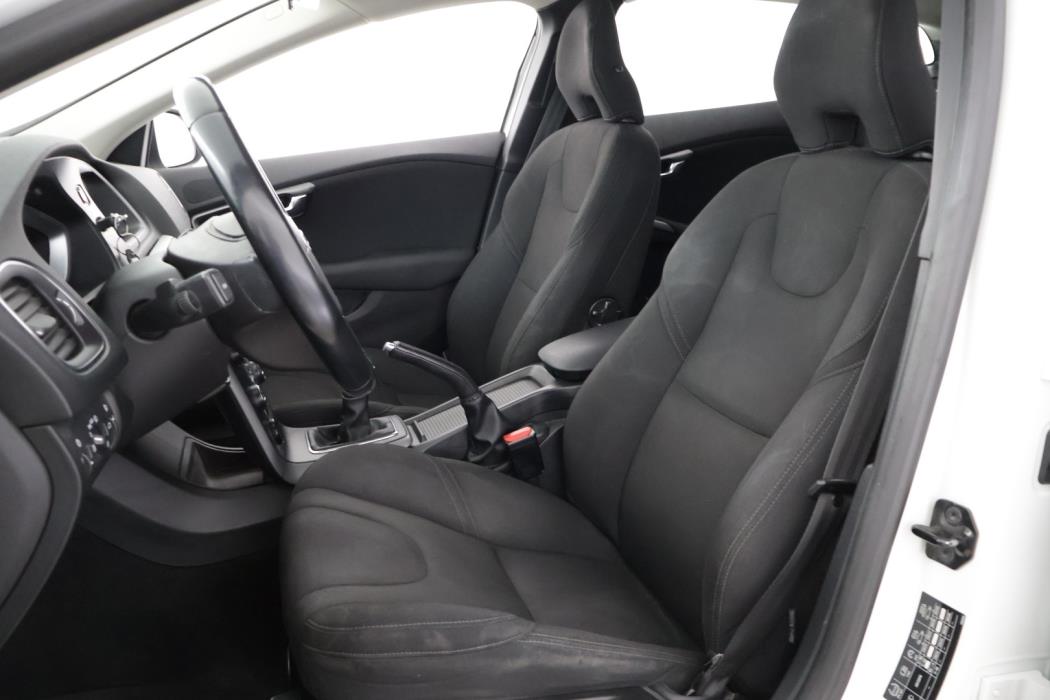 VOLVO V40 2013