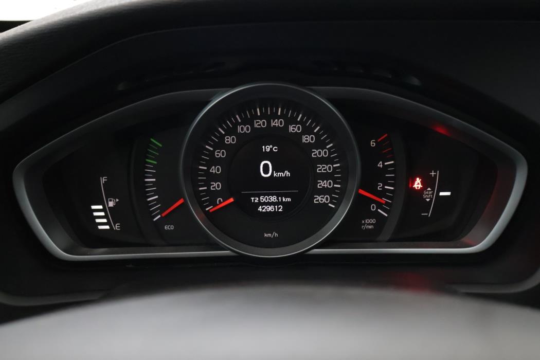VOLVO V40 2013