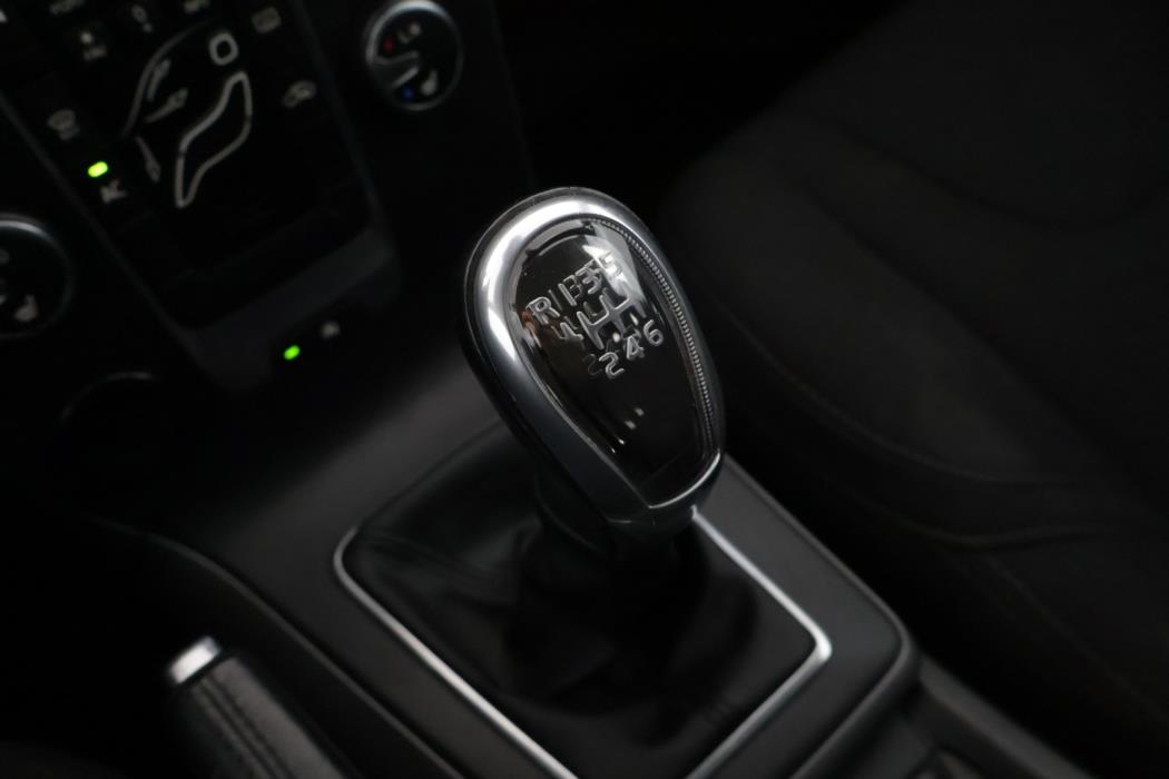 VOLVO V40 2013