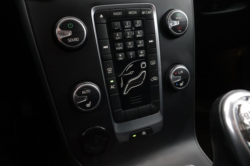VOLVO V40 2013