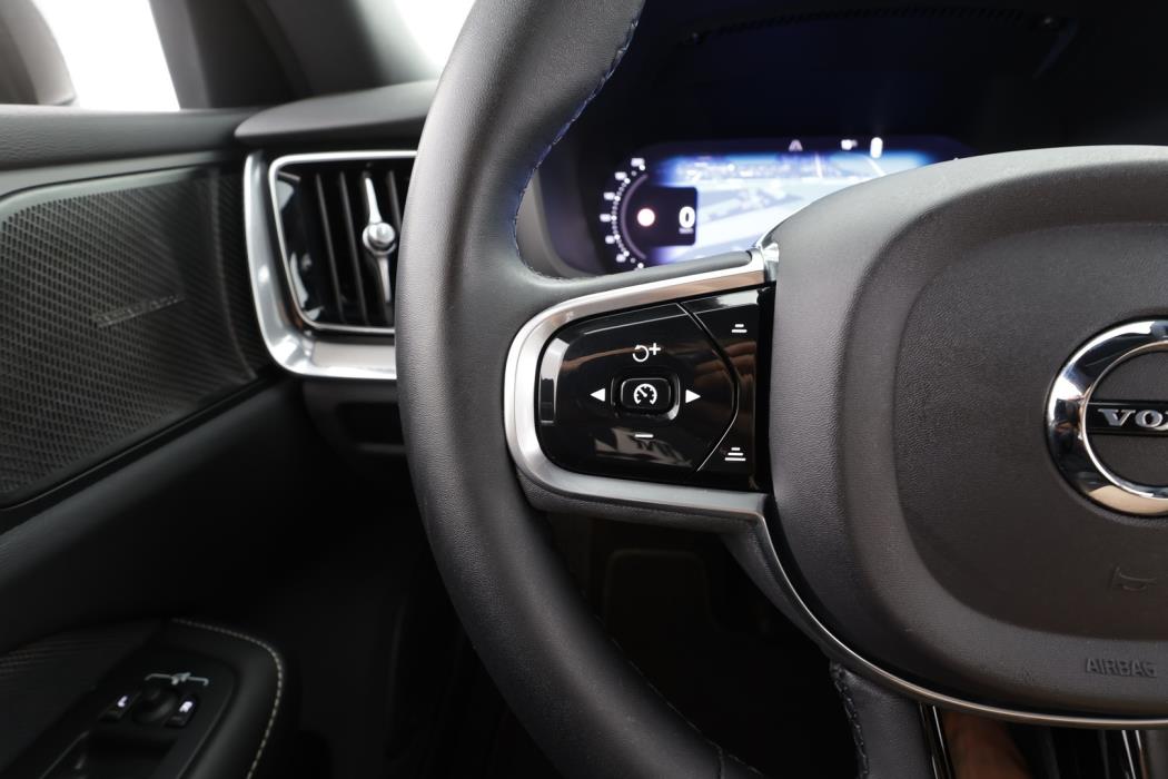 VOLVO S60 2023
