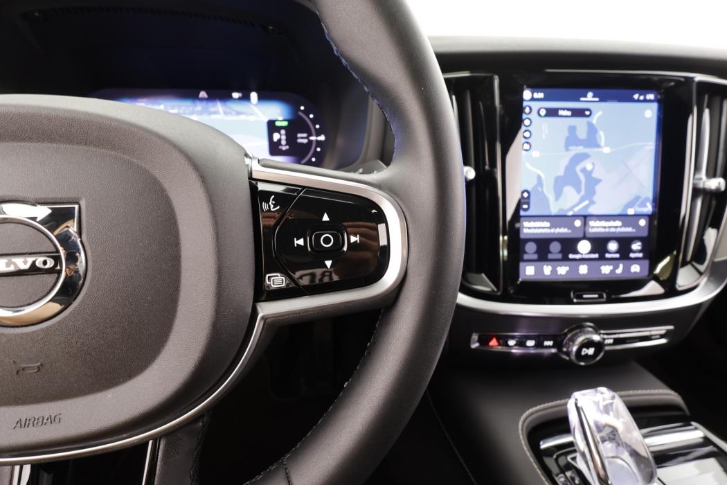 VOLVO S60 2023