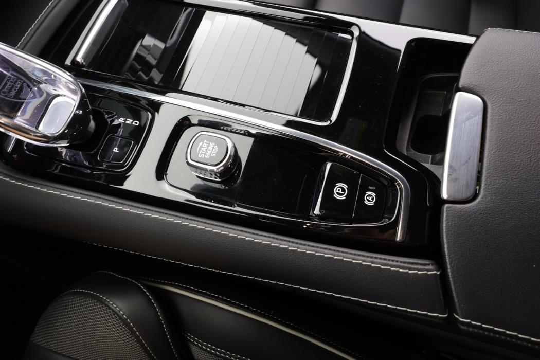 VOLVO S60 2023
