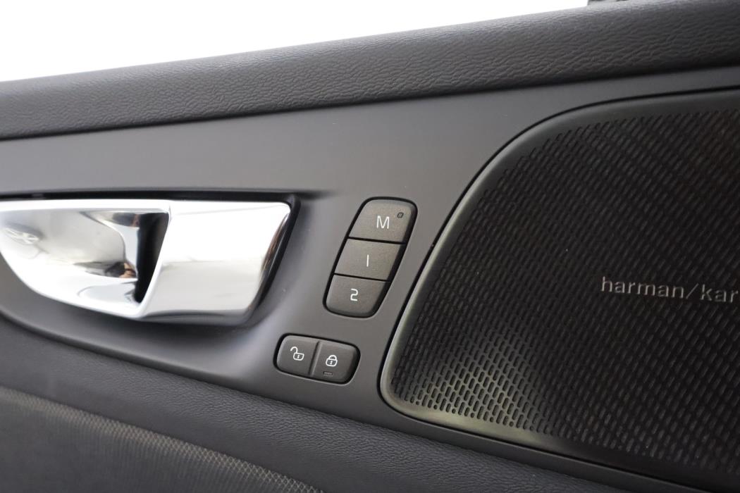 VOLVO S60 2023