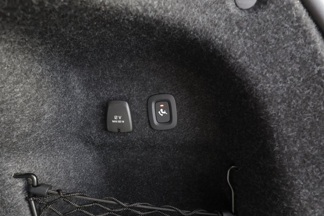 VOLVO S60 2023