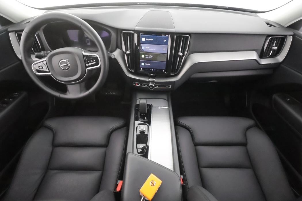 VOLVO XC60 2023