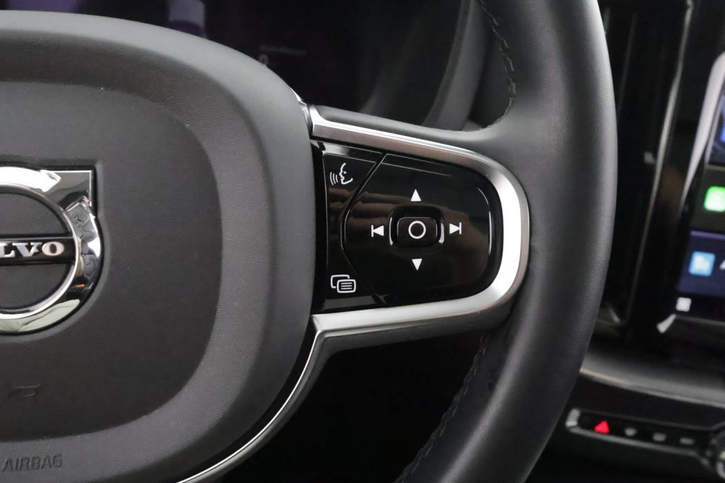 VOLVO XC60 2023