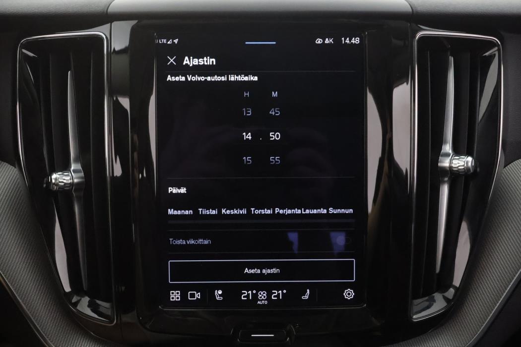 VOLVO XC60 2023