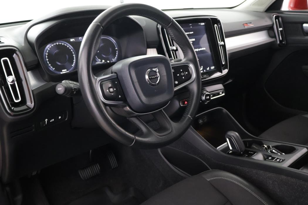 VOLVO XC40 2020