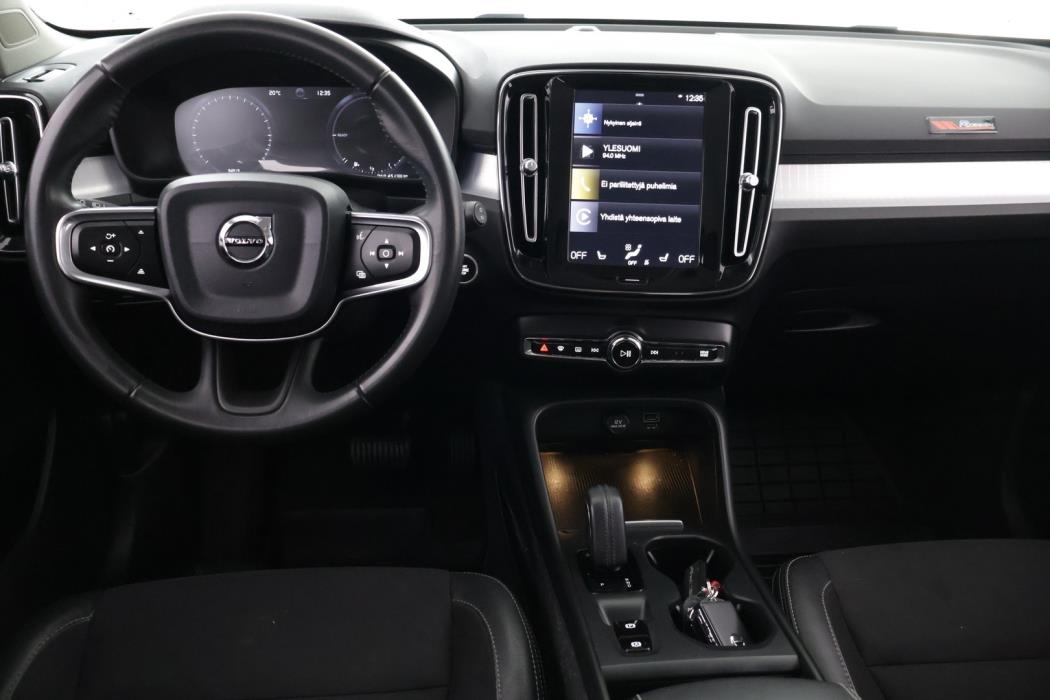 VOLVO XC40 2020