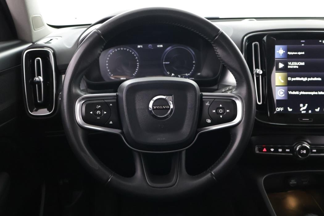 VOLVO XC40 2020