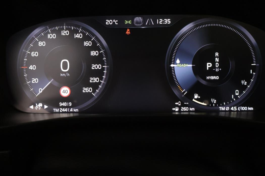 VOLVO XC40 2020