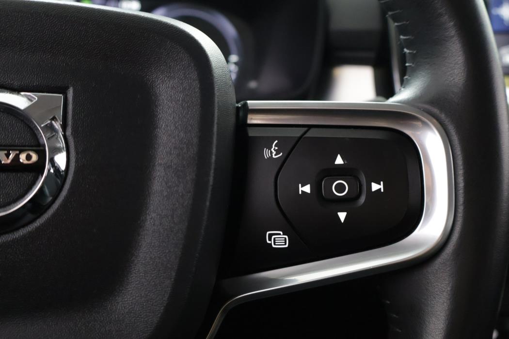 VOLVO XC40 2020