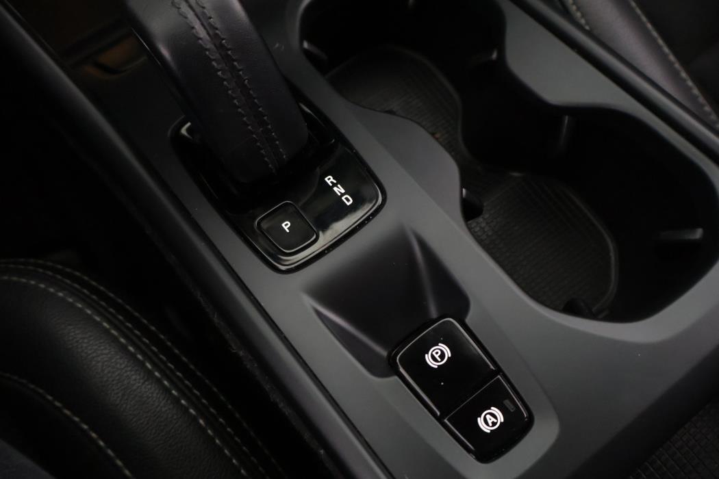 VOLVO XC40 2020