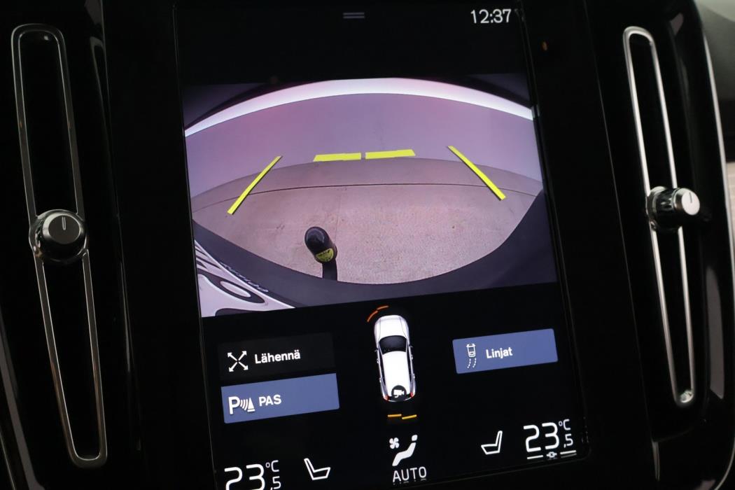 VOLVO XC40 2020