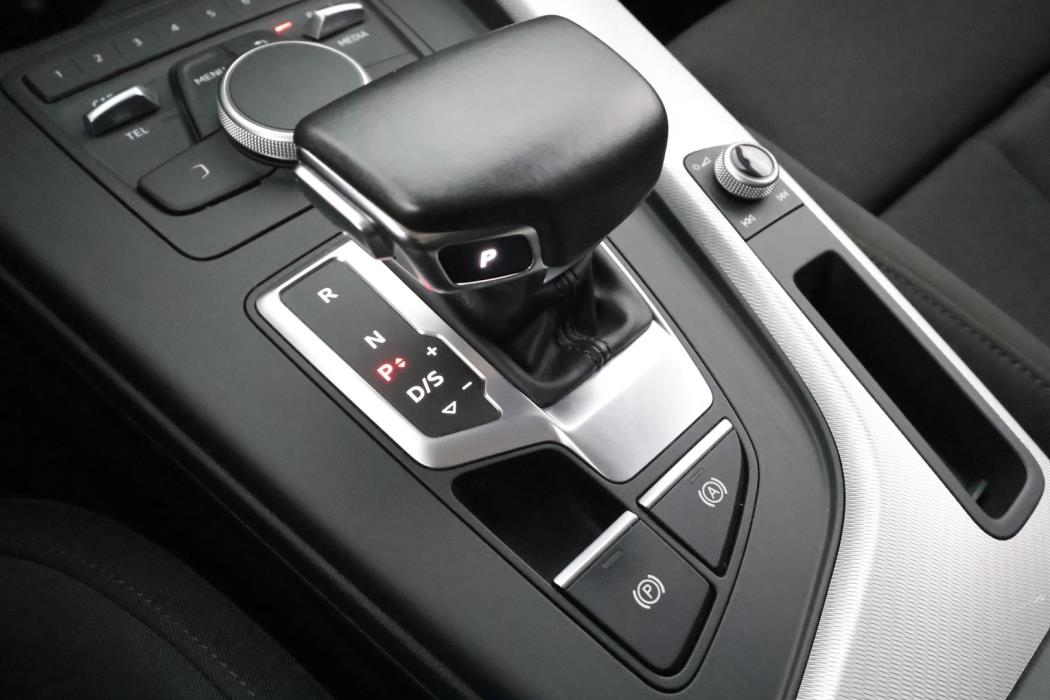 AUDI A4 2018