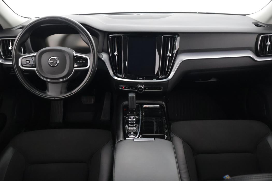 VOLVO V60 2020