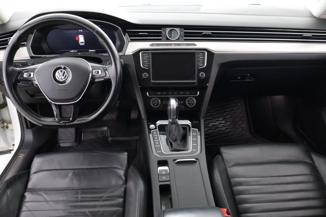 VOLKSWAGEN Passat 2016
