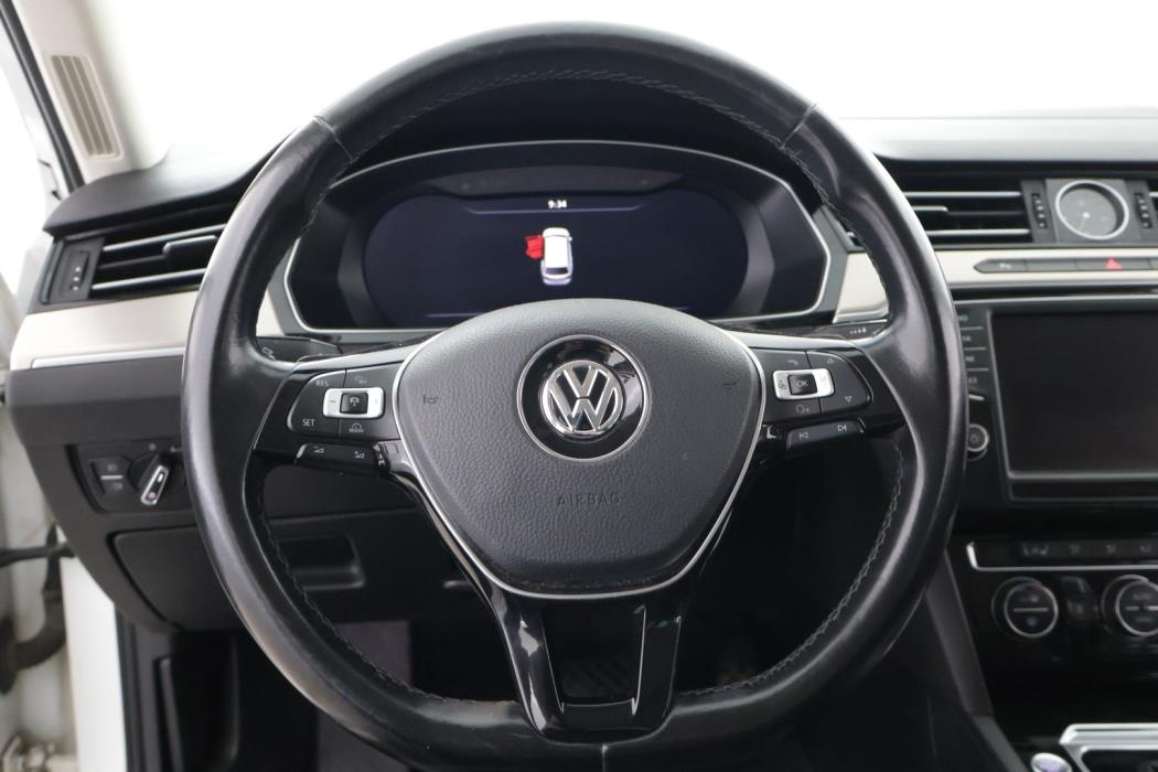 VOLKSWAGEN Passat 2016
