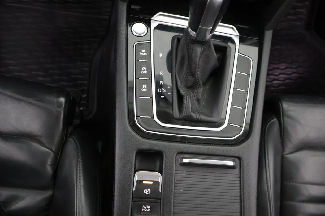 VOLKSWAGEN Passat 2016
