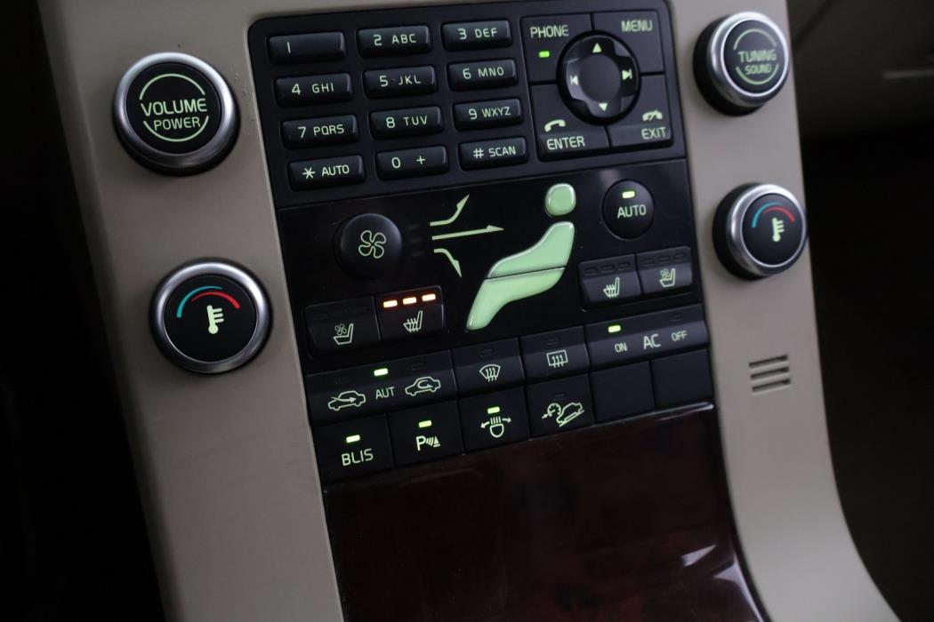 VOLVO XC70 2009