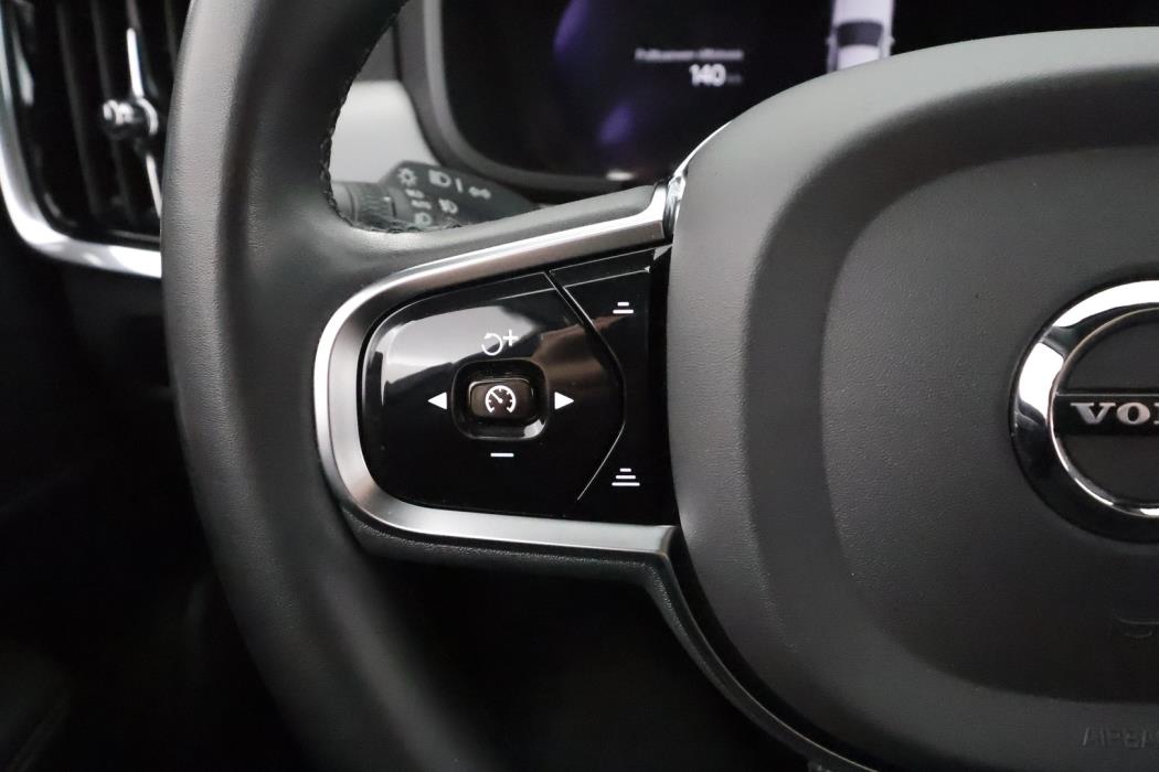 VOLVO V90 2023