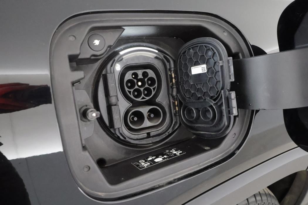 MERCEDES-BENZ EQB 2023