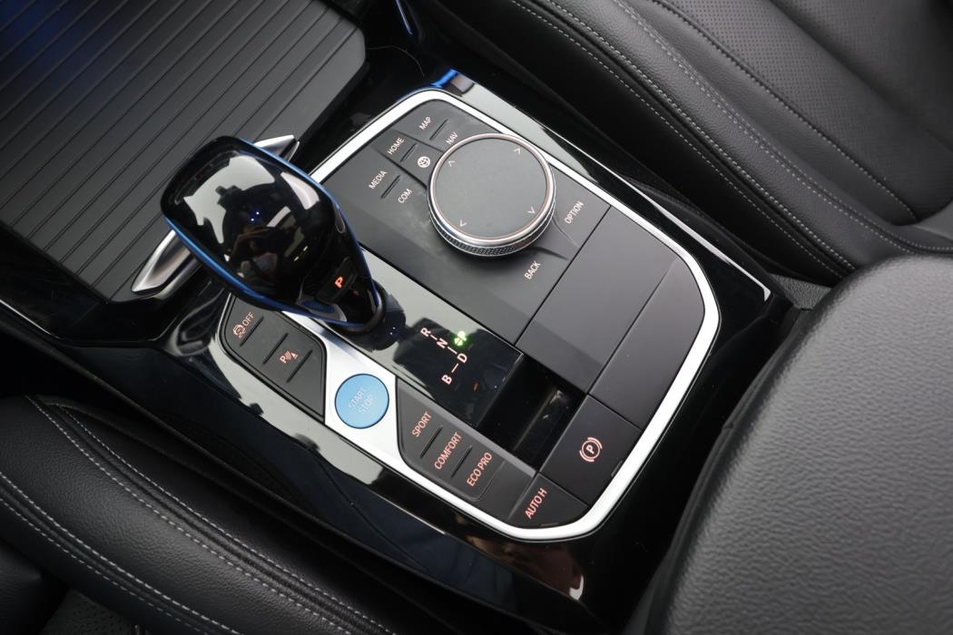 BMW IX3 2023