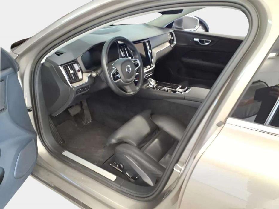 VOLVO V60 2022