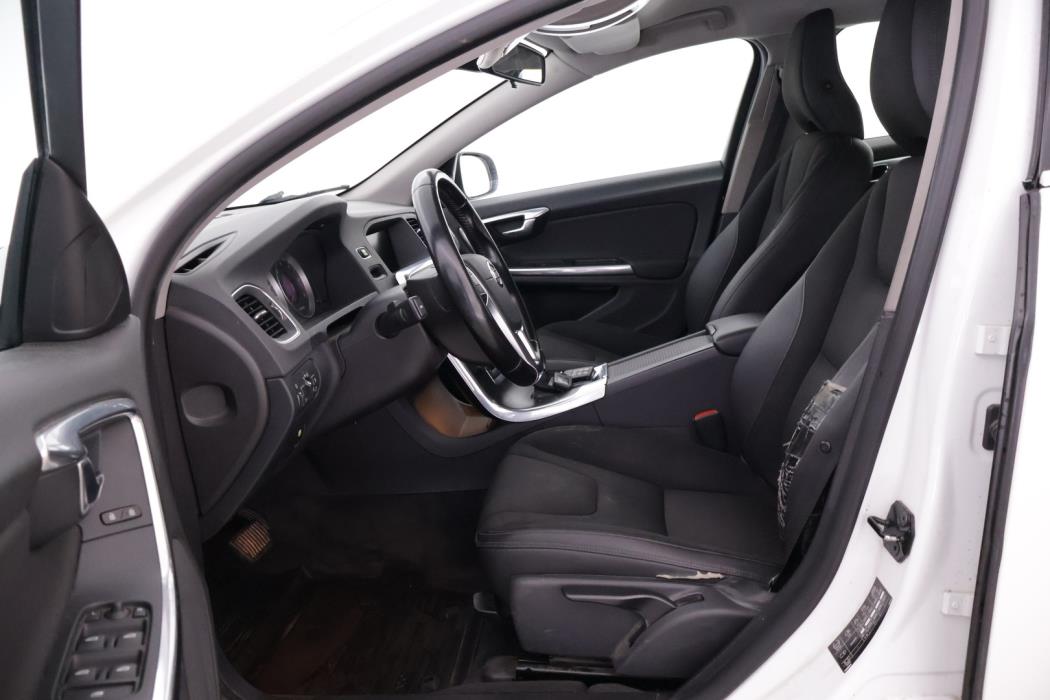 VOLVO V60 2013