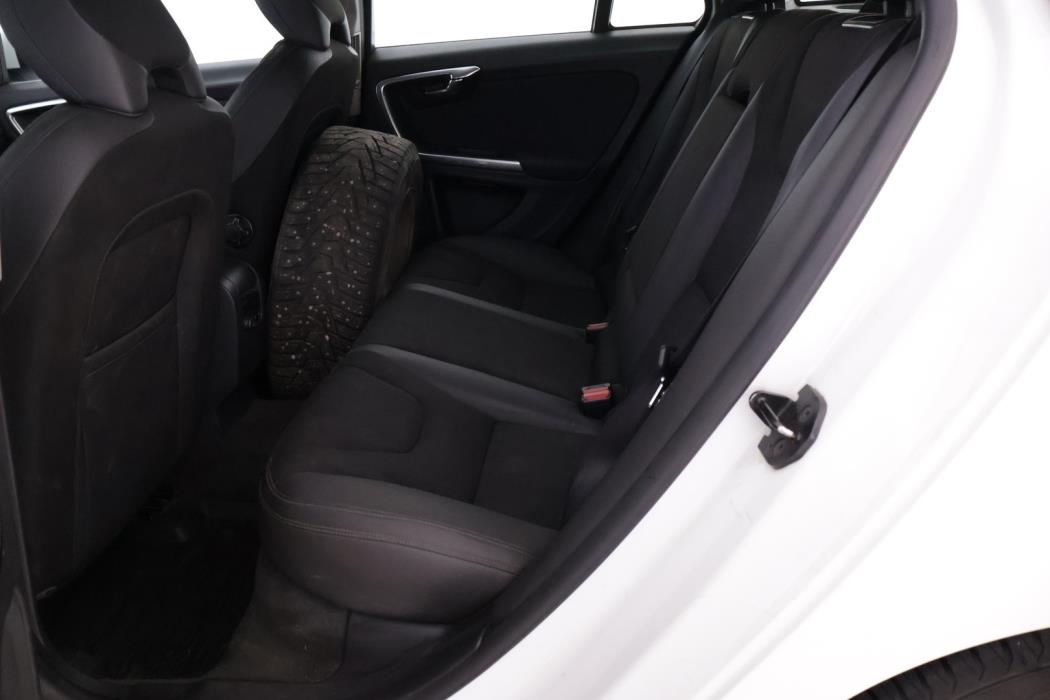 VOLVO V60 2013