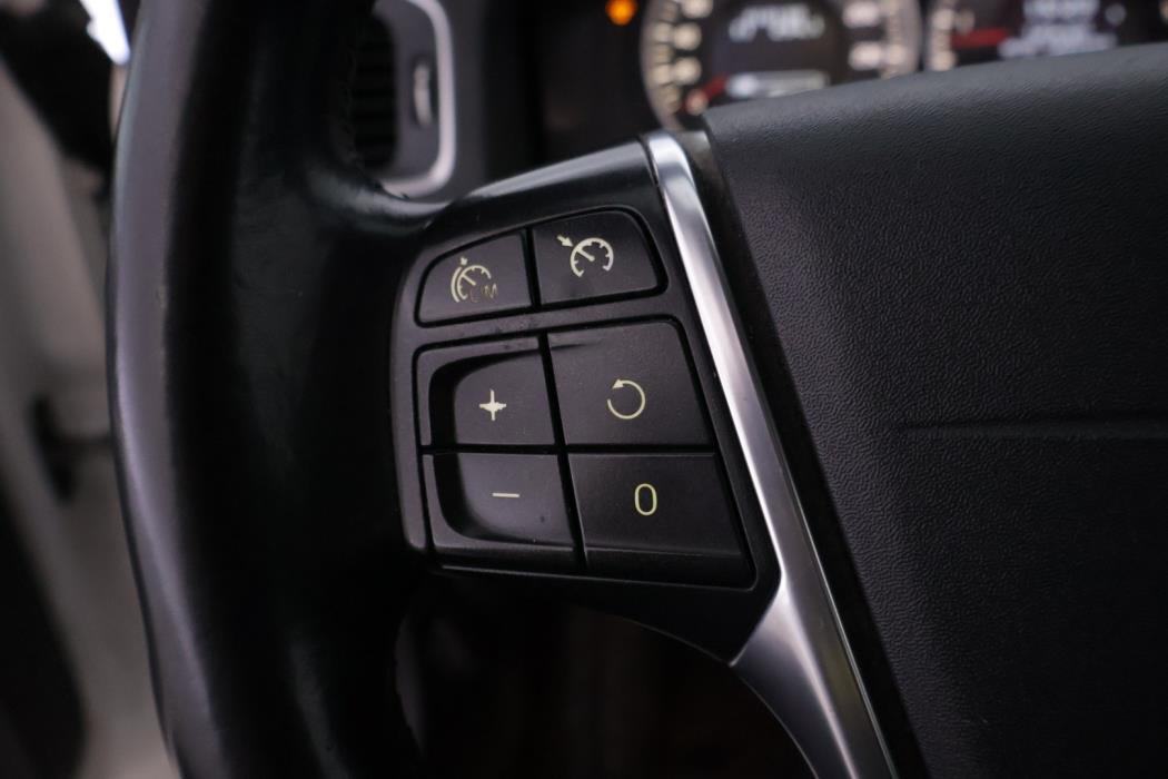 VOLVO V60 2013