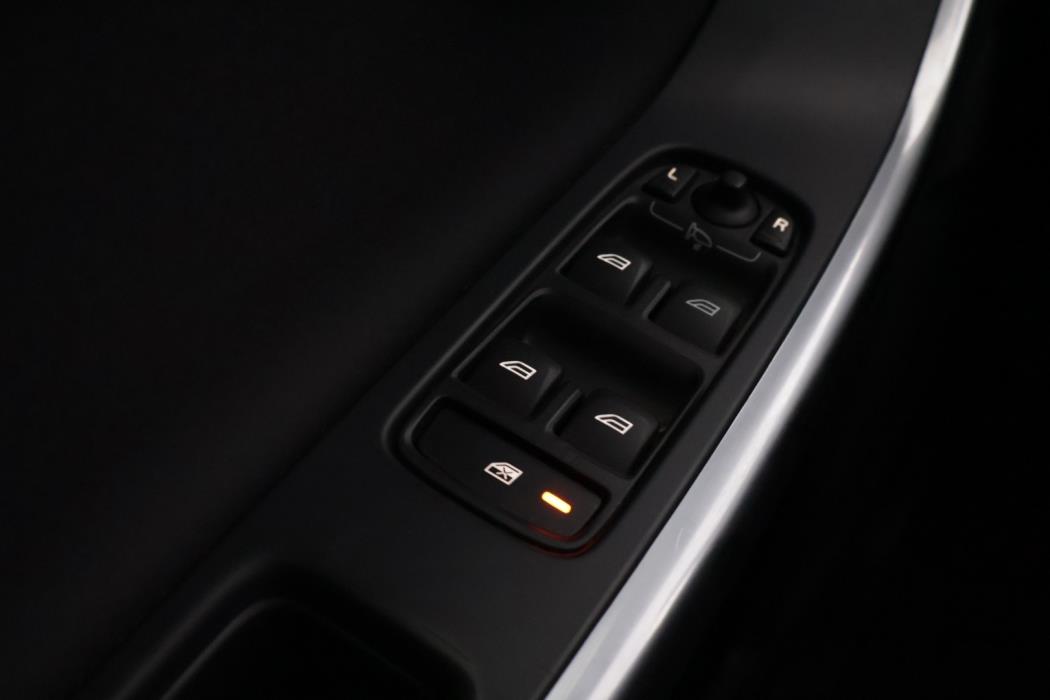 VOLVO V60 2015