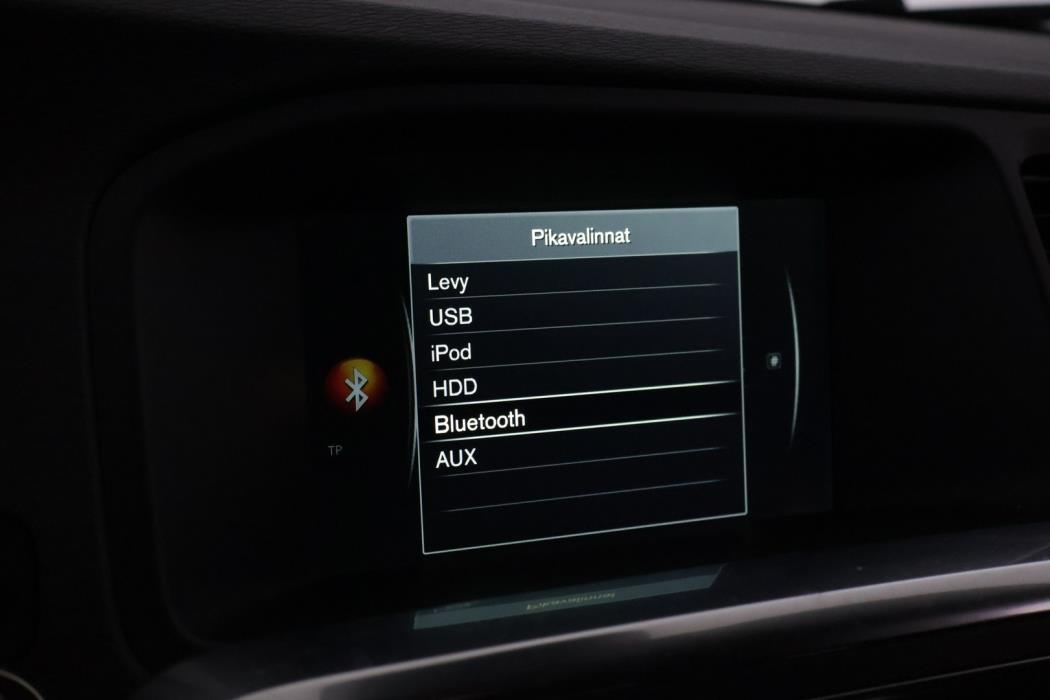 VOLVO V60 2015