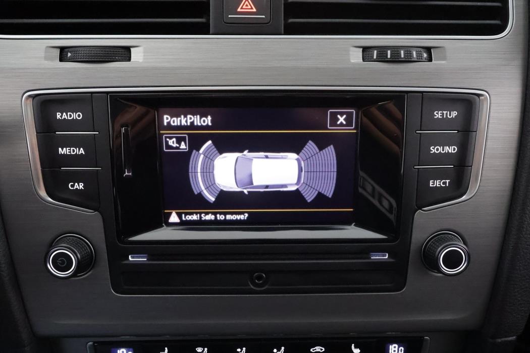 VOLKSWAGEN Golf 2015